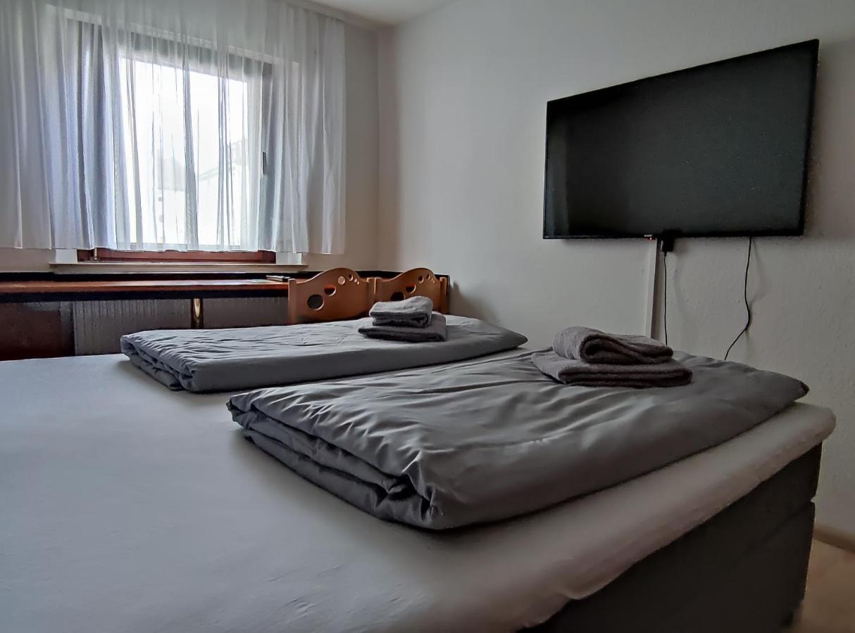 Отель Zwehrener Hof 3*