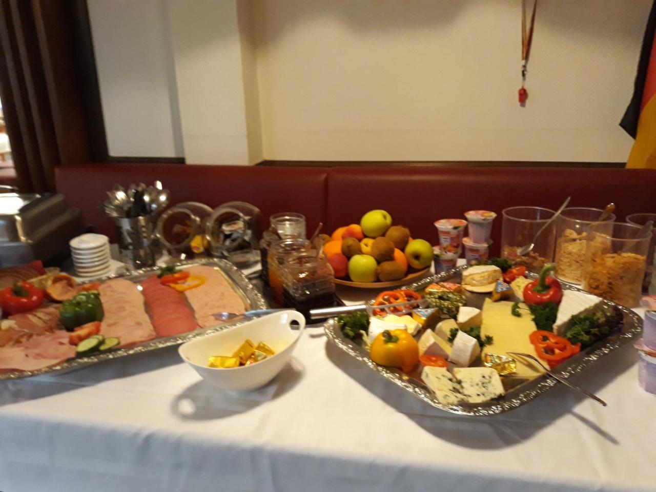 Zwehrener Hof 3*